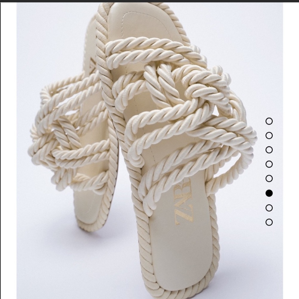 ✨Zara LOW HEEL KNOTTED SANDAL |
OFF WHITE SIZE: Size: 7/5 🐚 - Picture 6 of 10